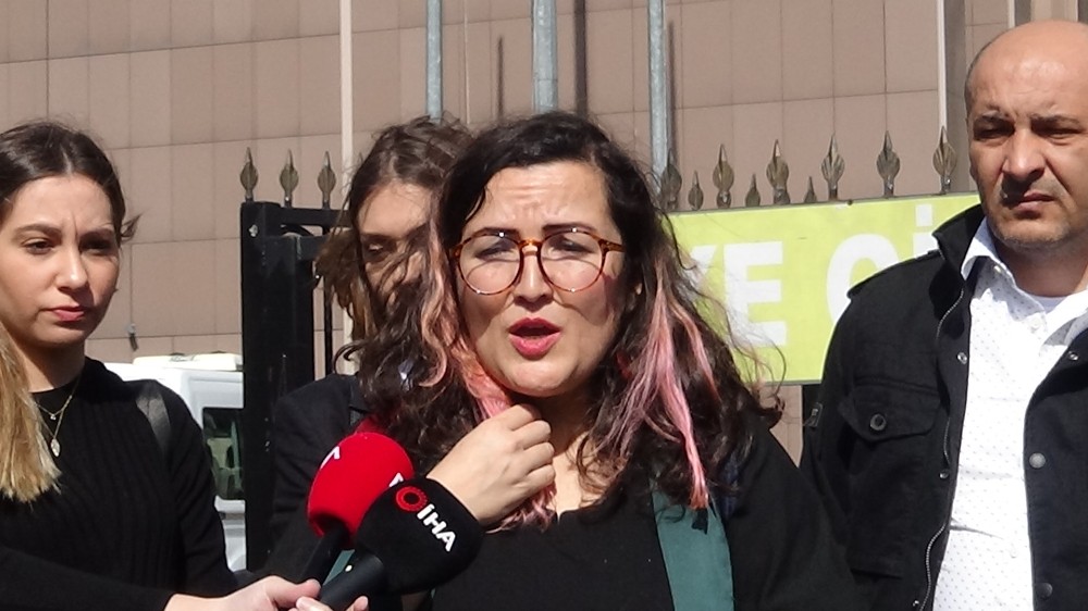 Sevgilisini falçata ile kesen sanığın yargılanmasına devam edildi 