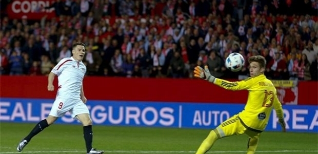 Sevilla final yolunda