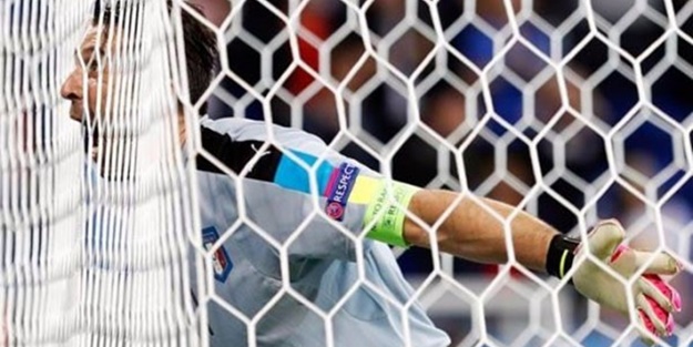 Sevinmeye çalışırken rezil oldu!