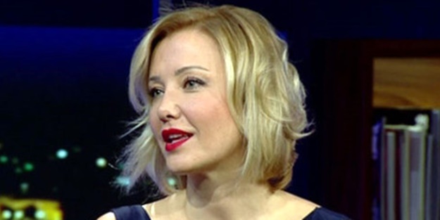 Şevki’nin ahlaksız kitabı sonrası ona da tepki yağdı: ‘Mahrem’ halen favorin mi Berna Laçin?