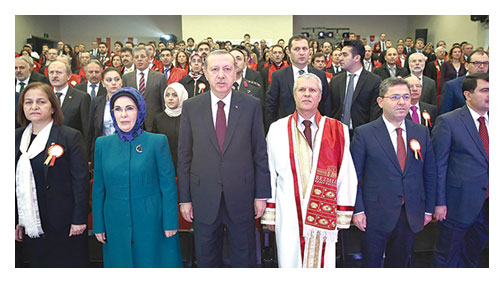 Sevr’i yırtıp atmış bir milletiz