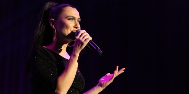 Şevval Sam'dan İzmirlilere 'Atatürk' yalakalığı!