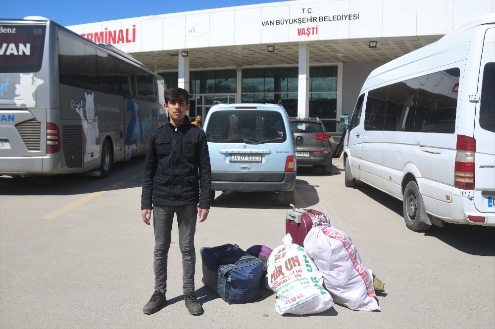 Seyahat izni alamayanlar memleketlerine gidemedi 