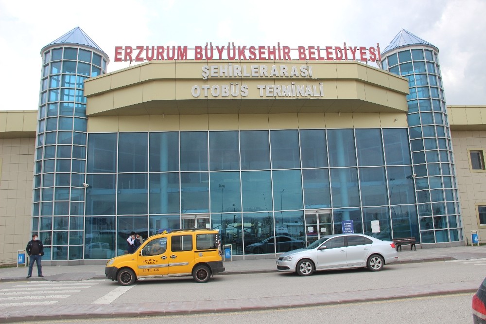 Seyahat kısıtlamasının kaldırılmasına rağmen otogar bomboş kaldı 
