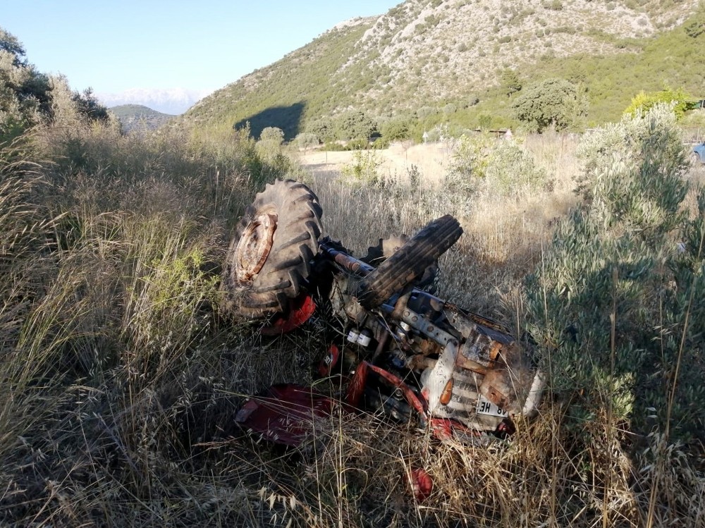 Seydikemer’de traktör devrildi: 1 ölü, 1 yaralı 