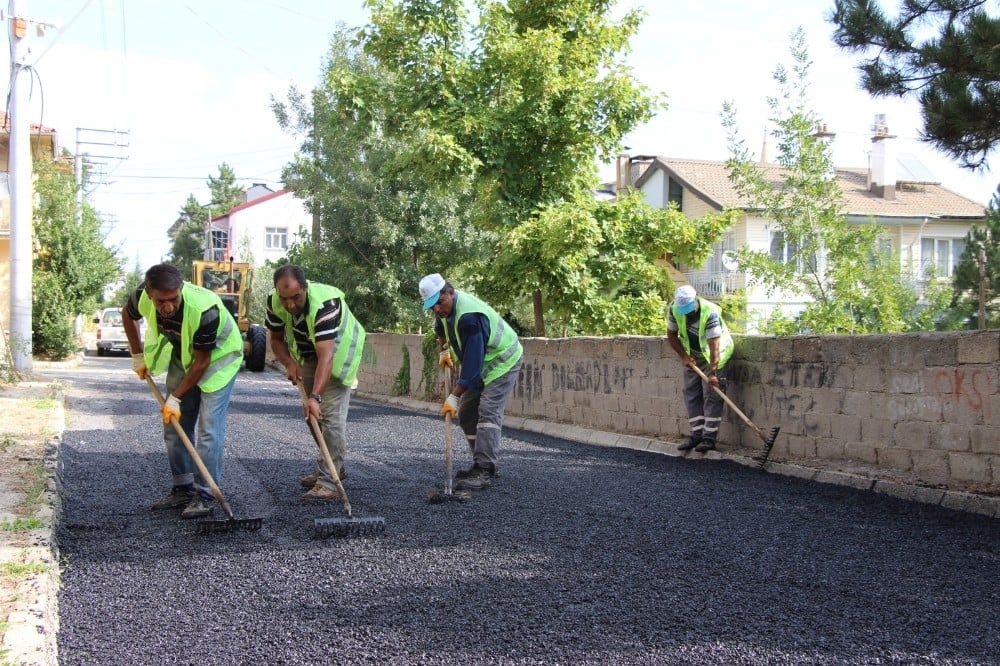 Seydişehir’de asfalt ve yol çalışmaları devam ediyor 