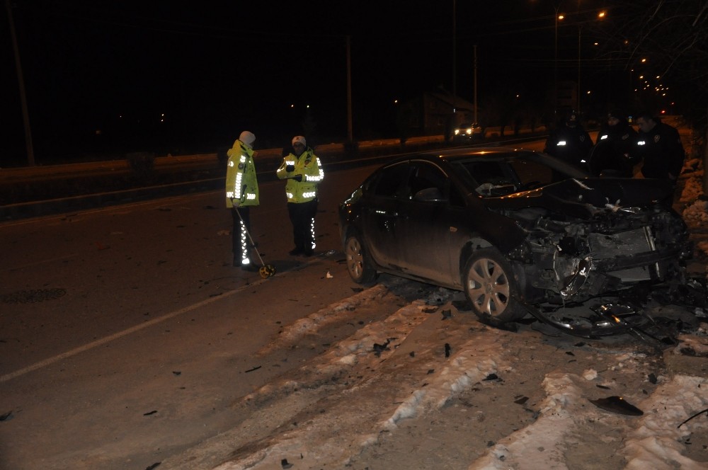 Seydişehir’de otomobiller çarpıştı: 3 yaralı 