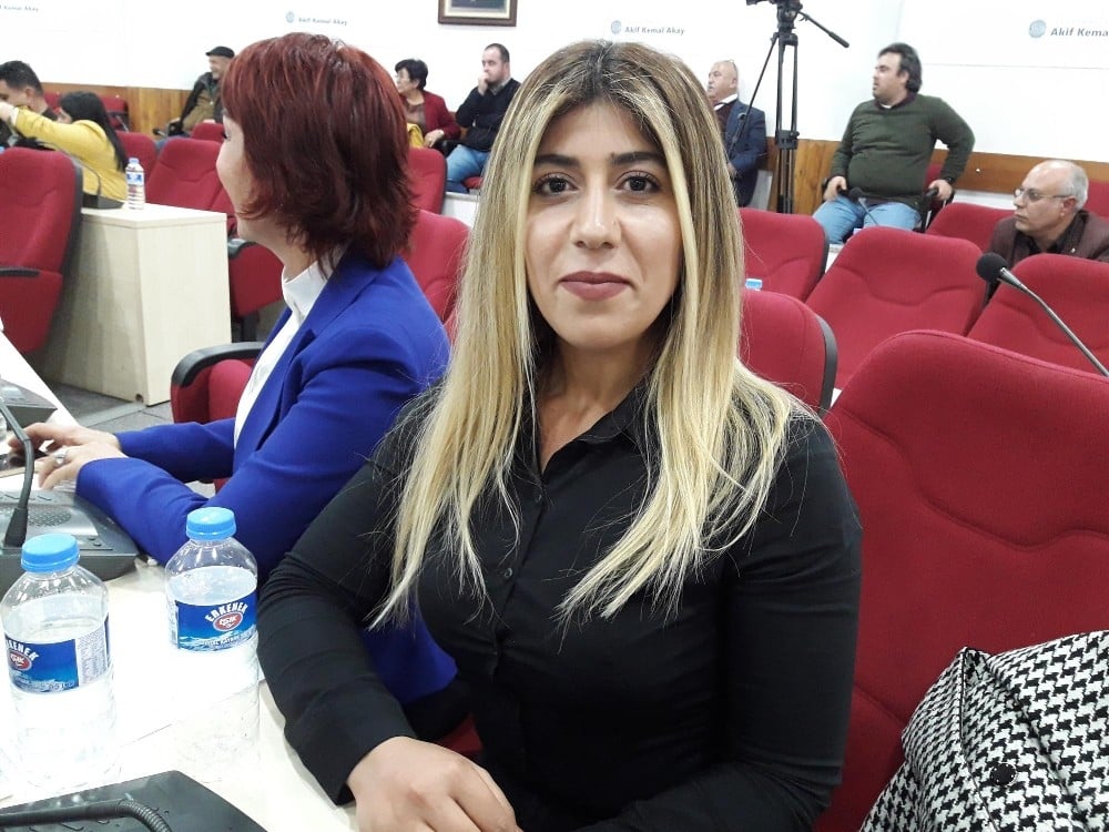 Seyhan Belediye Meclisi Katipliğine CHP’li Gülcan Bingöl seçildi 