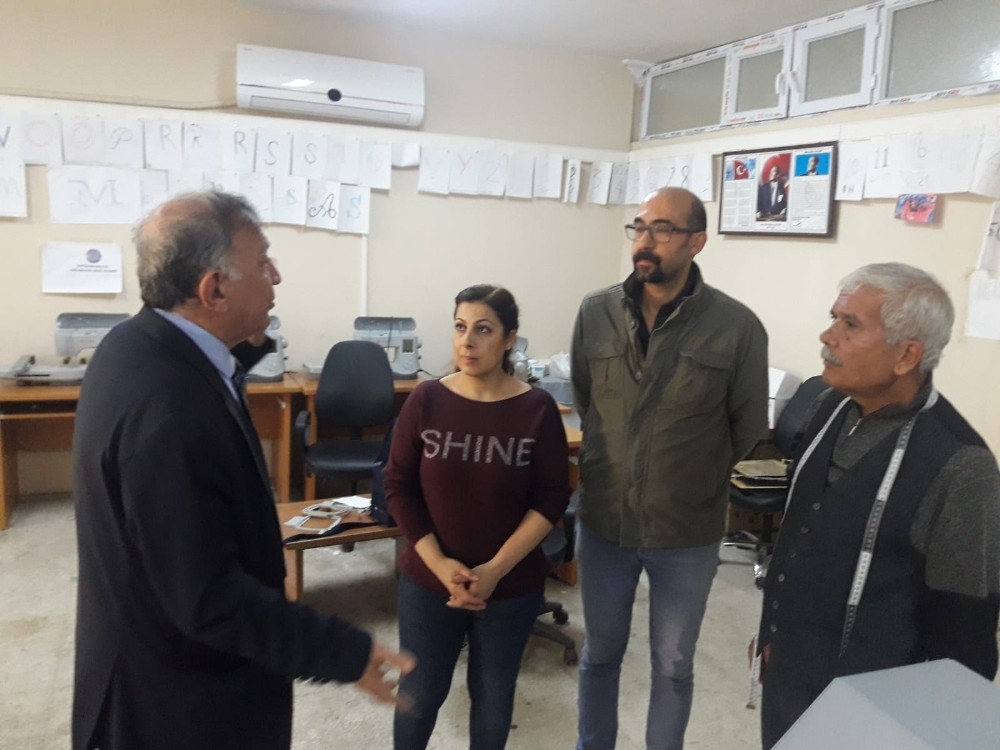 Seyhan Belediyesi personelin iş kıyafetini kendi üretiyor 