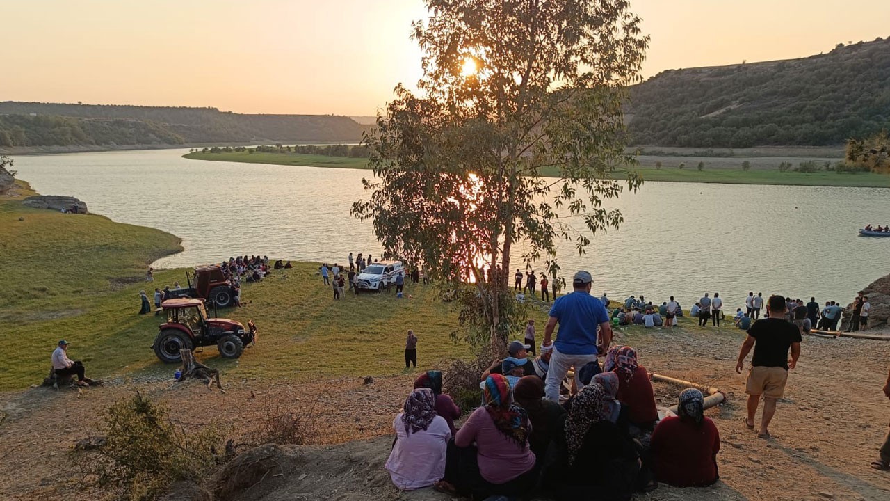 Seyhan Nehri’ne giren uzman çavuş suda kayboldu