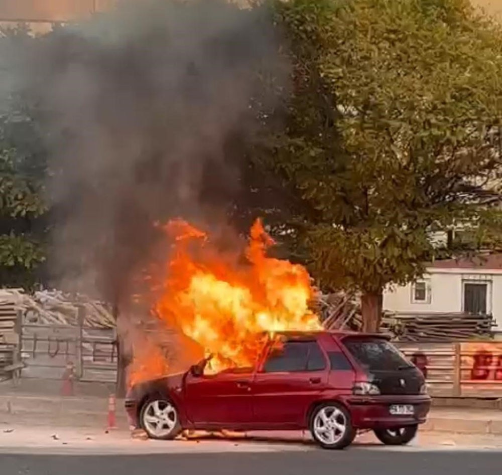 Seyir halinde ilerlerken birden alev topuna döndü!