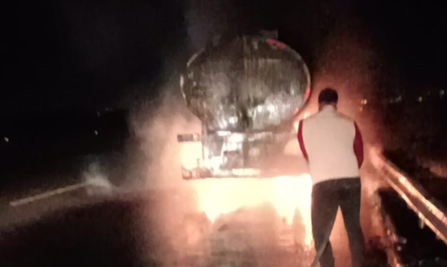 Seyir halindeki alev topuna döndü