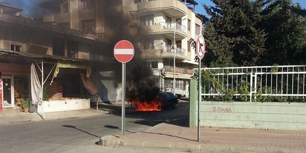 Seyir halindeki araç alev aldı