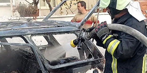 Seyir halindeki araç alev topuna döndü