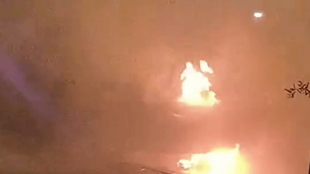 Seyir halindeki araç alev topuna döndü