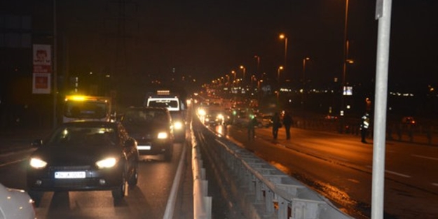 Seyir halindeki araç yandı