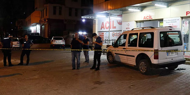 Seyir halindeki araca kurşun yağdırdılar
