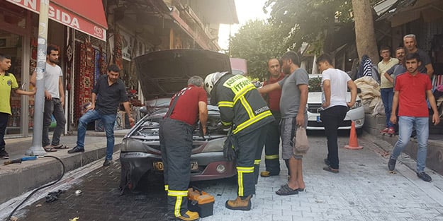 Seyir halindeki otomobil alevlere teslim oldu