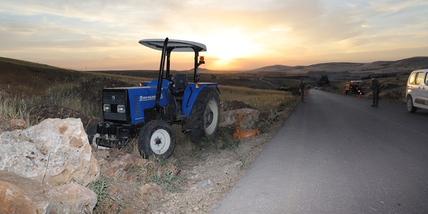 Seyir halindeki traktörden düşen sürücü hayatını kaybetti