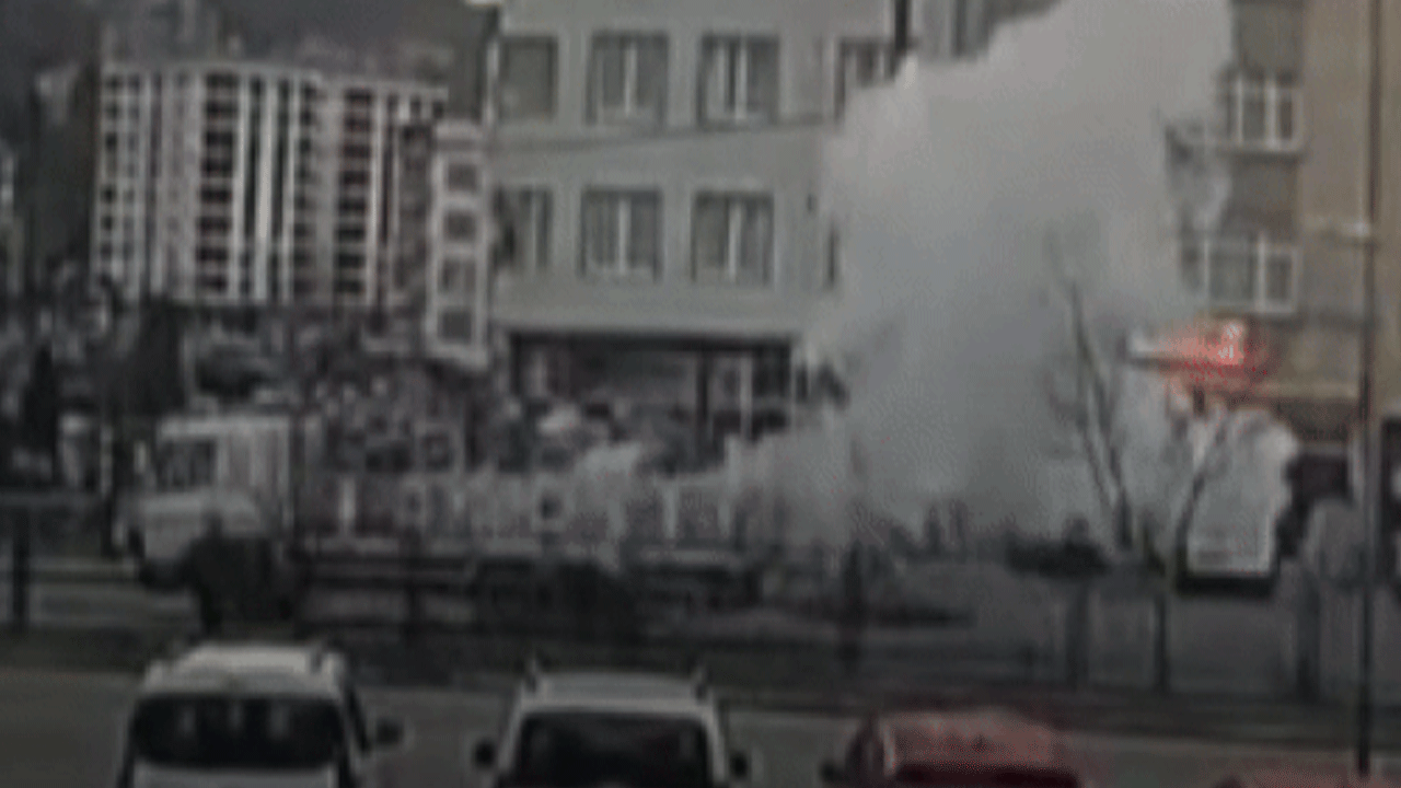 Seyir halindeki tüp kamyonu bomba gibi patladı!