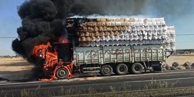 Seyir halindeyken alev aldı!
