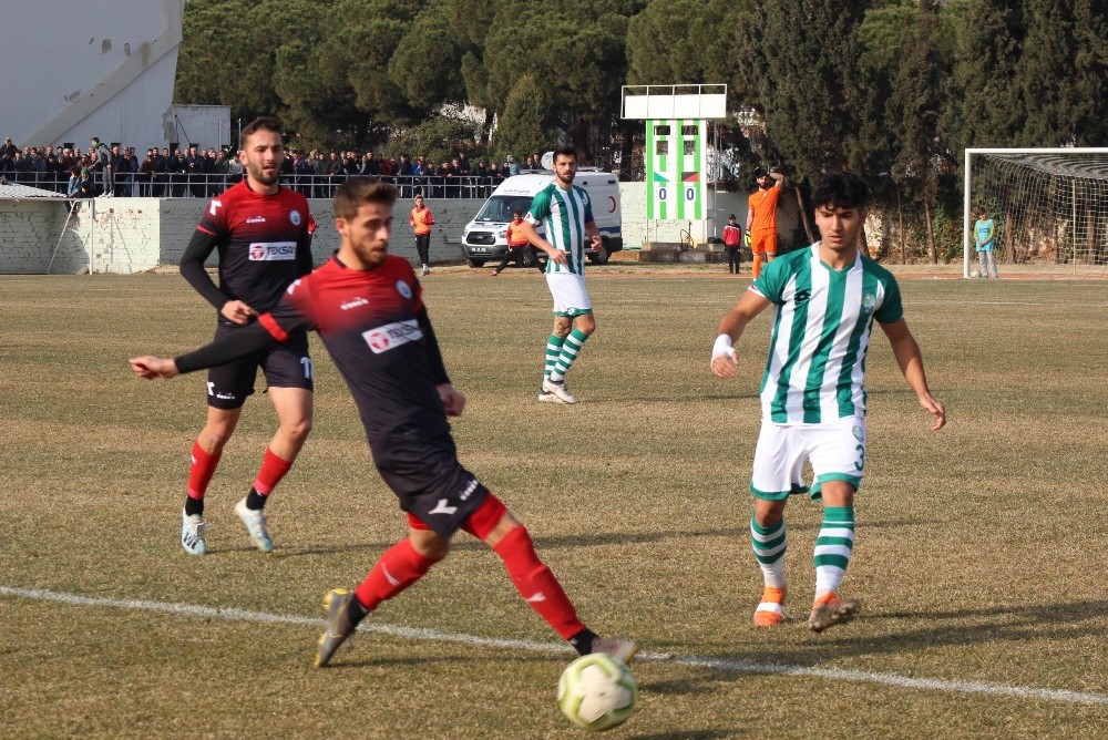 Seyircisiz maçtan gol sesi çıkmadı 