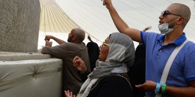 'Şeytana atılan taşlar parayla' yalanı