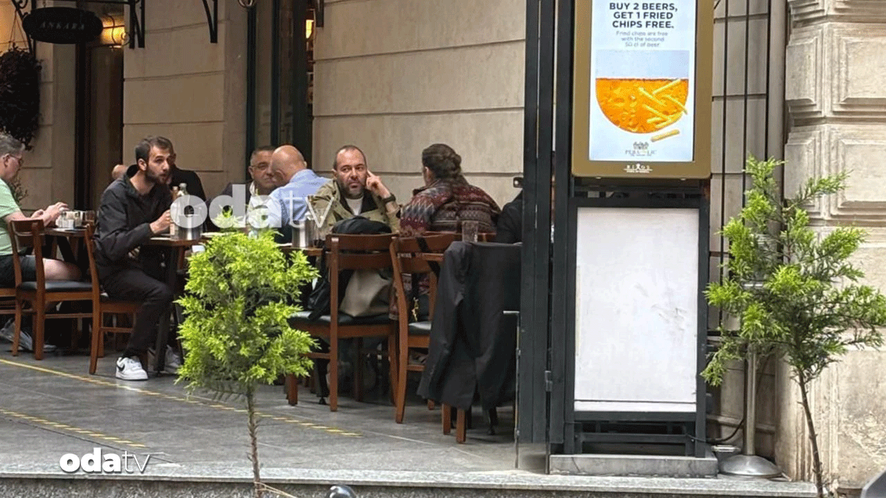 Sezgin Tanrıkulu'nun meyhane masası gündem oldu! Özgür Özel'e saldırı akşamında Fettah Tamince ile ne konuşuldu?