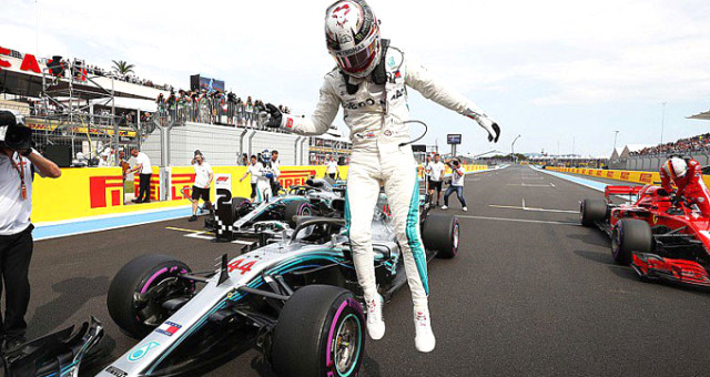 Sezonun sekizinci yarışında pole pozisyonu Hamilton'ın