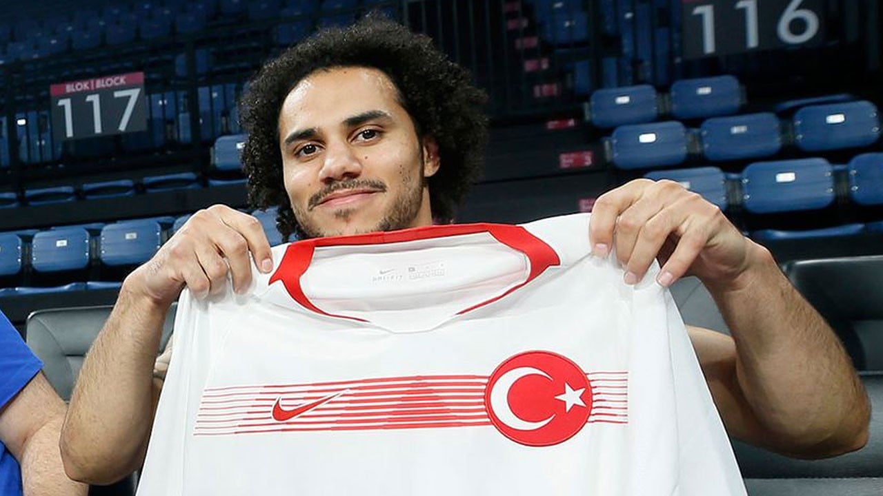 Shane Larkin nereli, kaç yaşında? Larkin’in hastalığı ne?