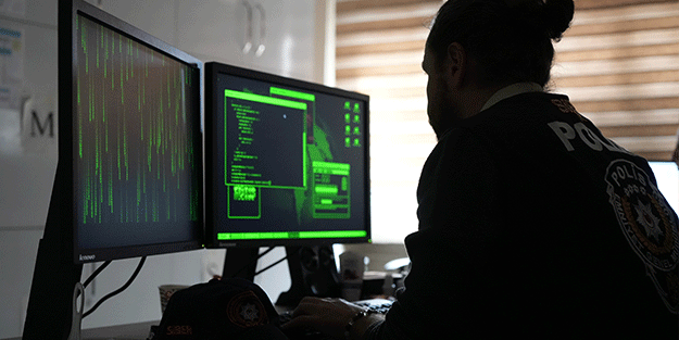 Siber polisler, 7/24 sanal devriyede: Suç işleyenler anlık tespit ediliyor