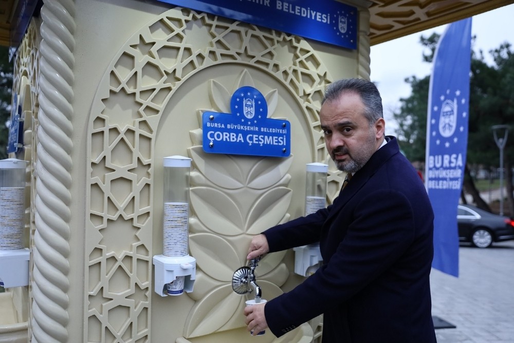 Sıcak çorba çeşmesi Bursa Teknik Üniversitesi’nde de akıyor 