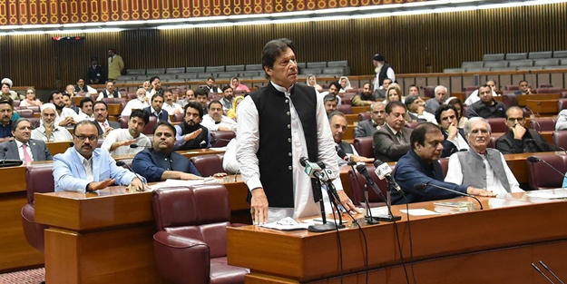 Sıcak gelişme: Pakistan'da Meclis feshedildi!