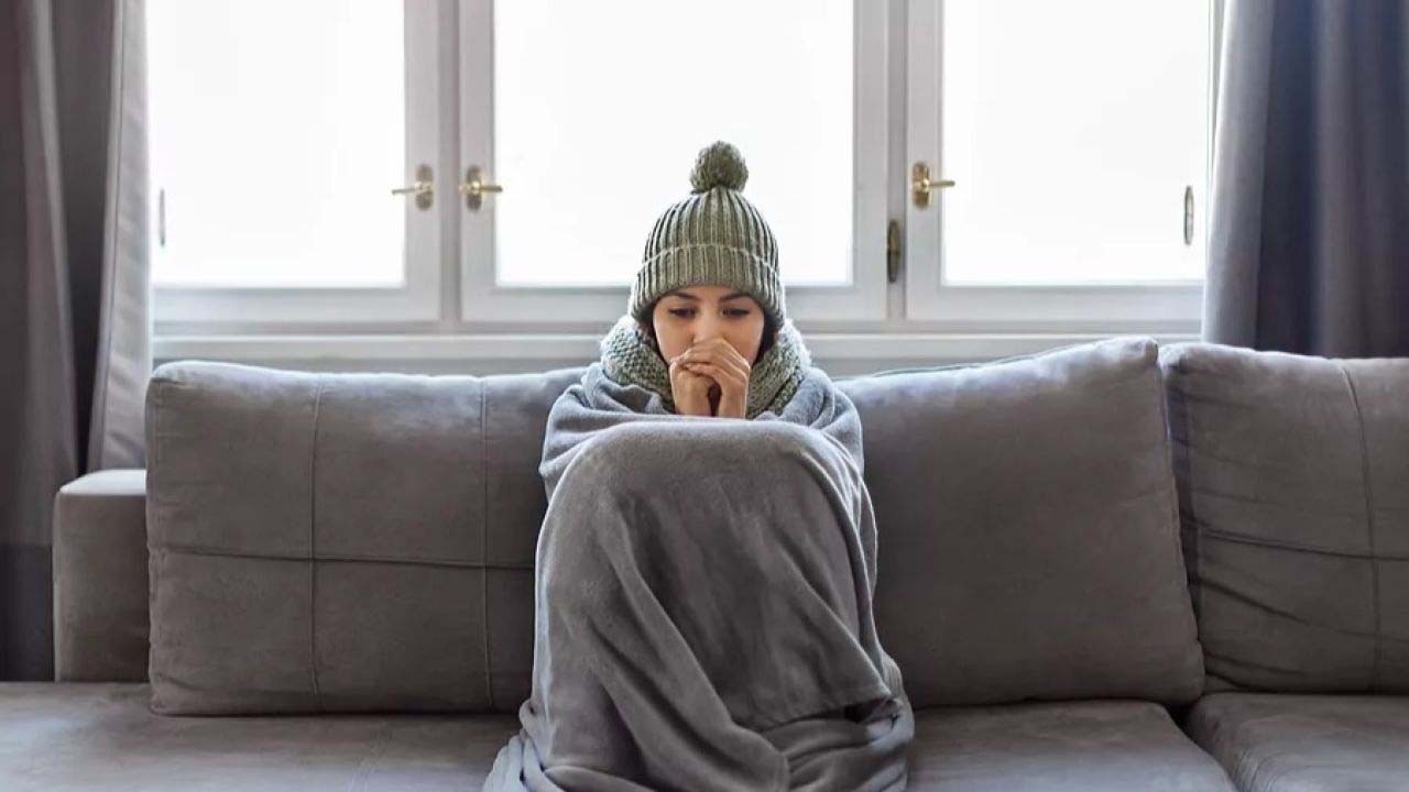  Sıcak havada bile ayaklarınız üşüyorsa, dikkat! O sebebi sandığınızdan çok ciddi olabilir!