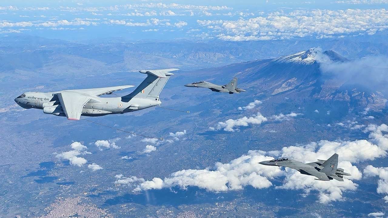 Sıcak saatler! Askeri uçak düştü