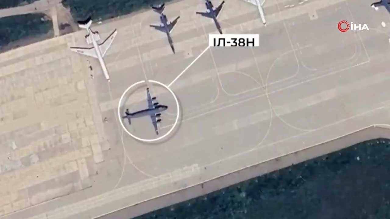 Sıcak saatler! Rusya'ya ait askeri uçak vuruldu