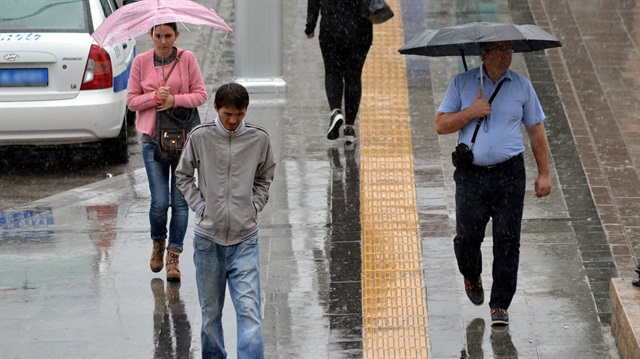 Sıcaklıklar düşecek, şiddetli yağmur geliyor