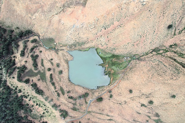 Sıcaktan bunalanlar oraya akın ediyor! Bu manzara hayran bırakıyor