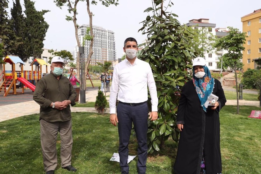 Sıcaktan fenalaşan vatandaşa başkandan müdahale 