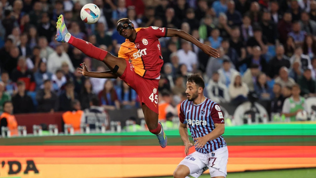 Sıçrayışı gündeme oturdu! Osimhen hava yolları