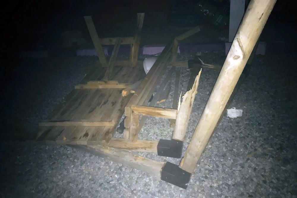 Şiddetli rüzgar Gümüşhane’de de etkili oldu 