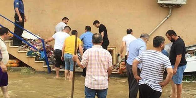 Şiddetli sağanak Kocaeli'yi vurdu! 1 kişi hayatını kaybetti