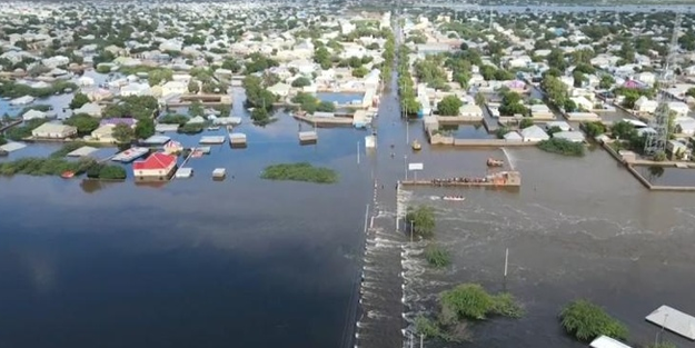 Şiddetli yağış 53 can aldı