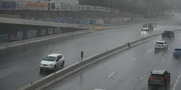 Şiddetli yağış, Porto Riko'yu felç etti