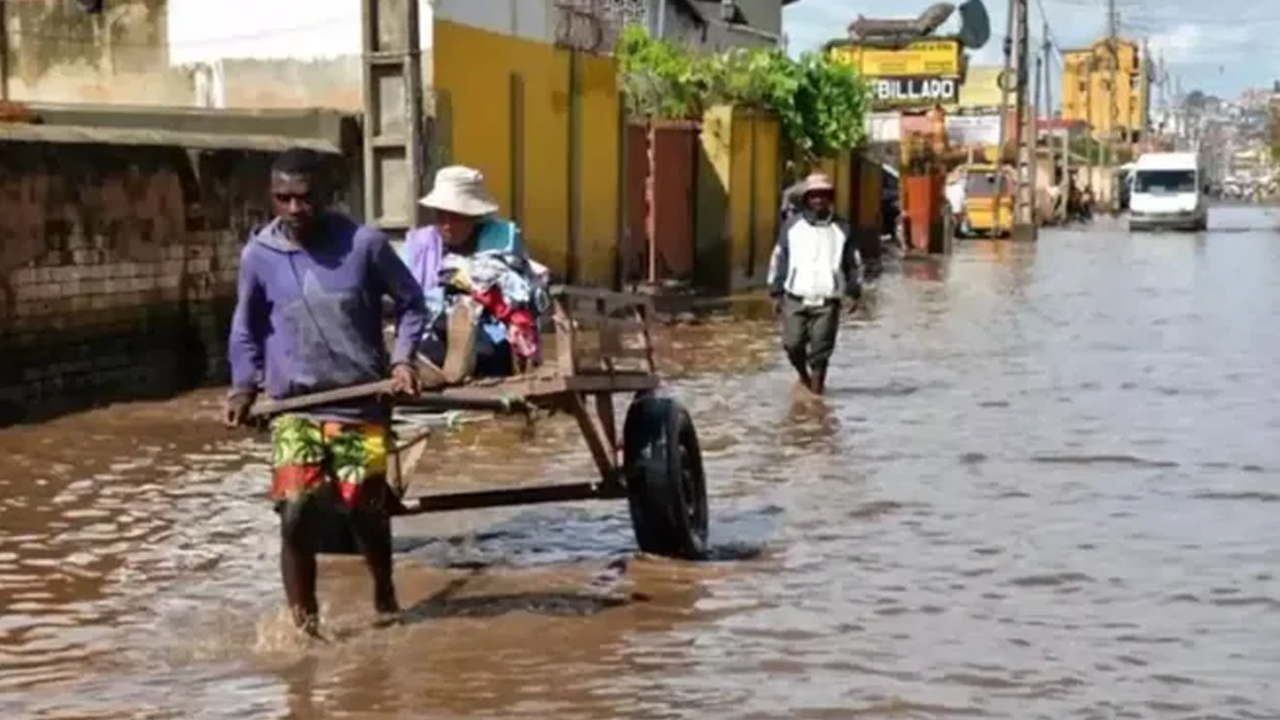 Şiddetli yağışlar sonucu ölü sayısı 11'e yükseldi!