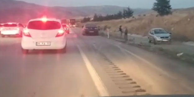 Şiddetli yağmur sonrası 20 araç birbirine girdi