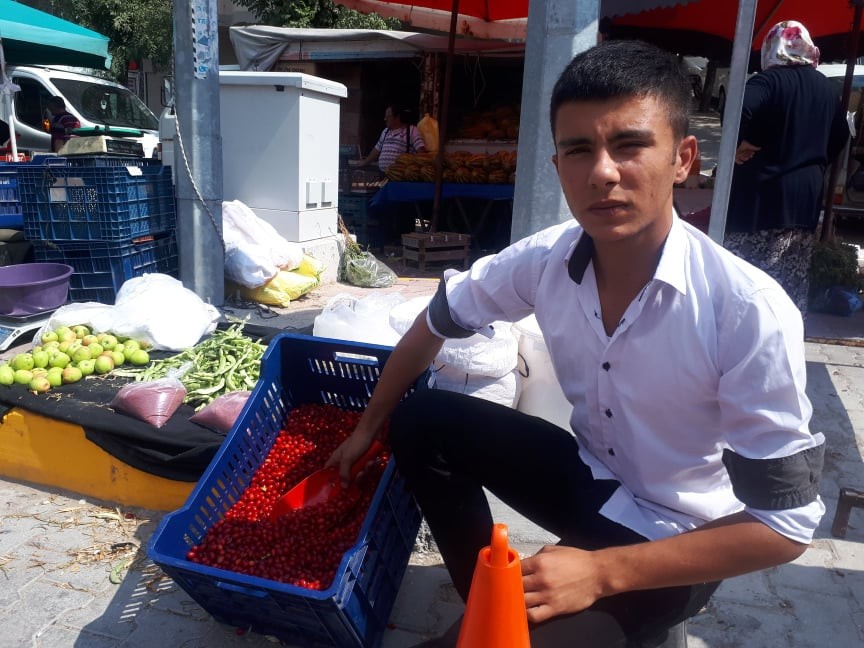 Şifa kaynağı kızılcık pazar tezgahında 