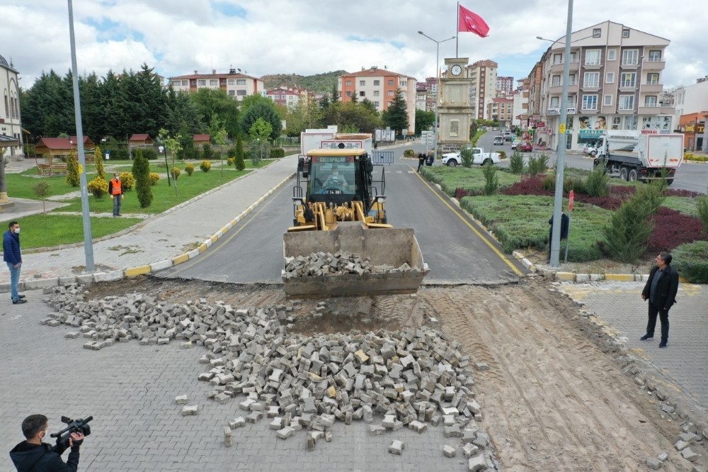 Şifa Meydanı ve Devlet Hastanesi çevresinde altyapı çalışmaları başladı 
