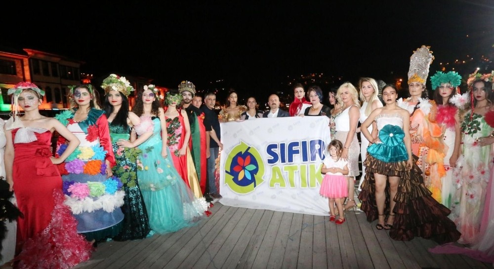 ‘Sıfır Atık Projesi’ne defileli destek 