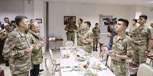 Sıfır noktasında Bakan’la sahur